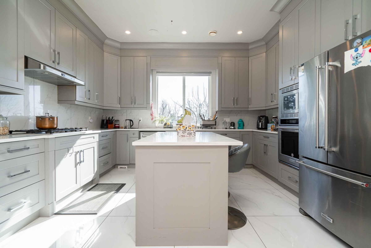 Basement Recreation Room Photo of 4371 184 Street, Surrey, BC