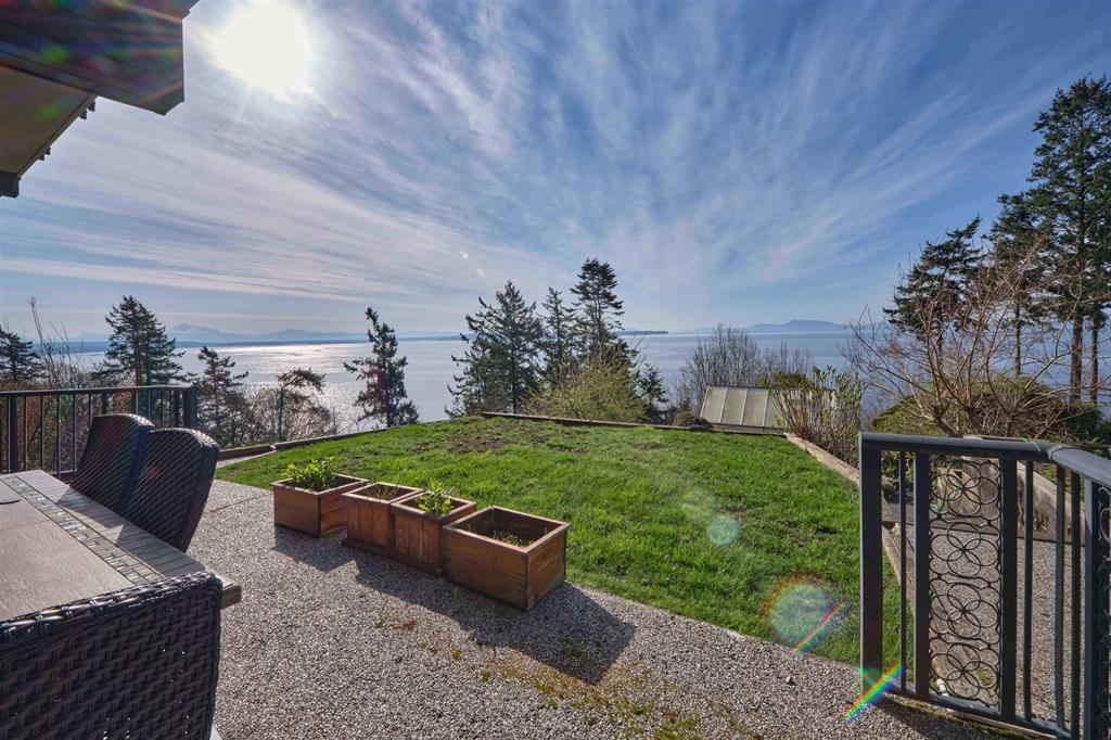 Front Yard Photo of 13026 13 Avenue, Surrey, BC