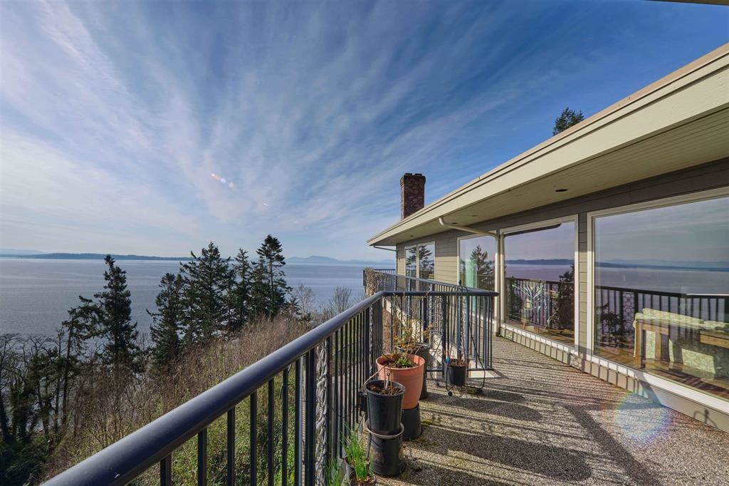 Garden / Landscaping Photo of 13026 13 Avenue, Surrey, BC