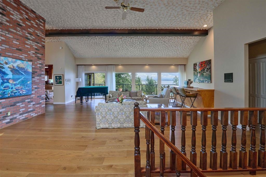 Kitchen Island Photo of 13026 13 Avenue, Surrey, BC