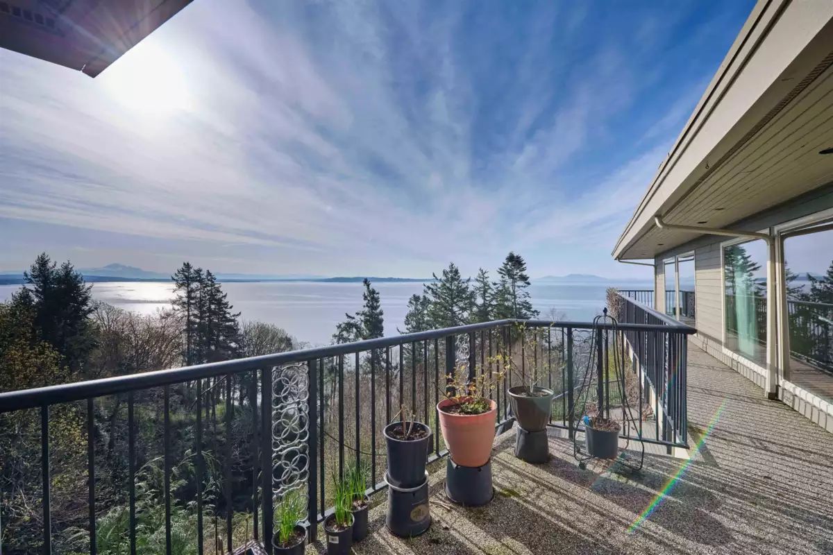 Kitchen Photo of 13026 13 Avenue, Surrey, BC