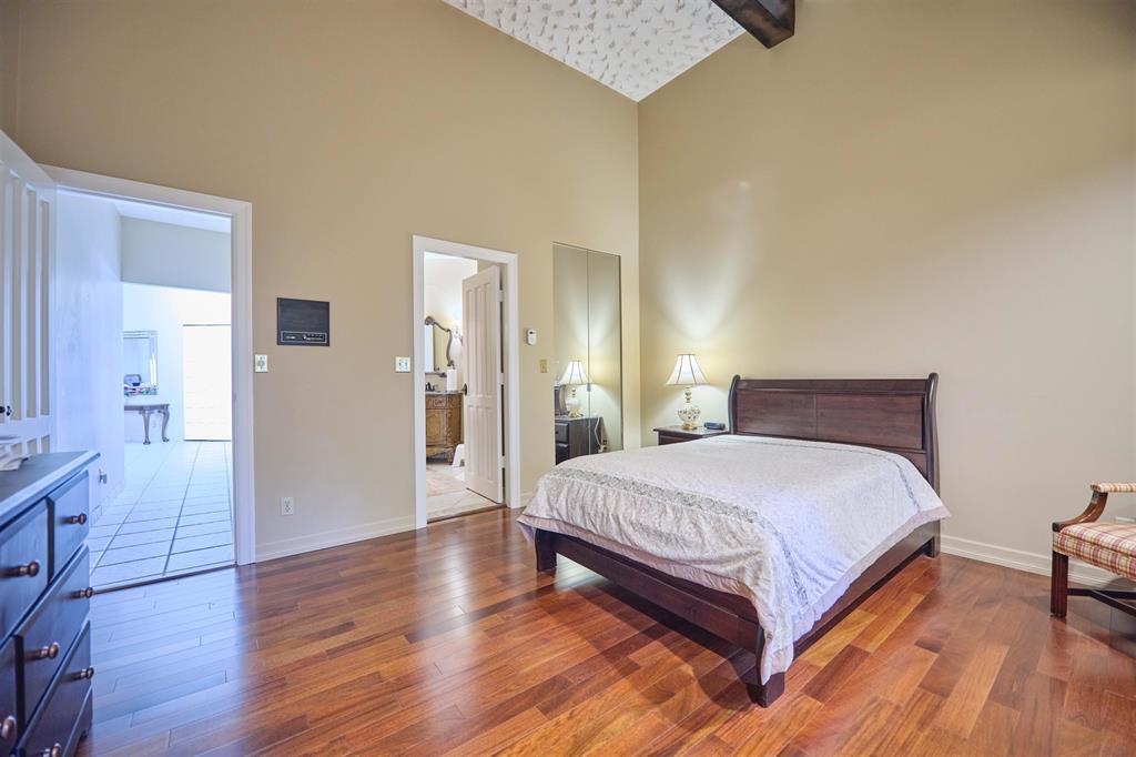 Walk-In Closet Photo of 13026 13 Avenue, Surrey, BC