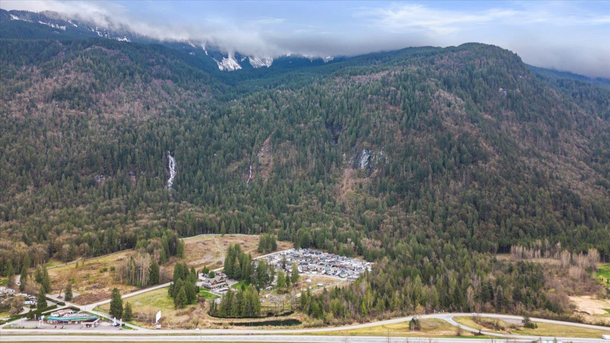 Basement Recreation Room Photo of 92 53480 Bridal Falls Road, Rosedale, BC