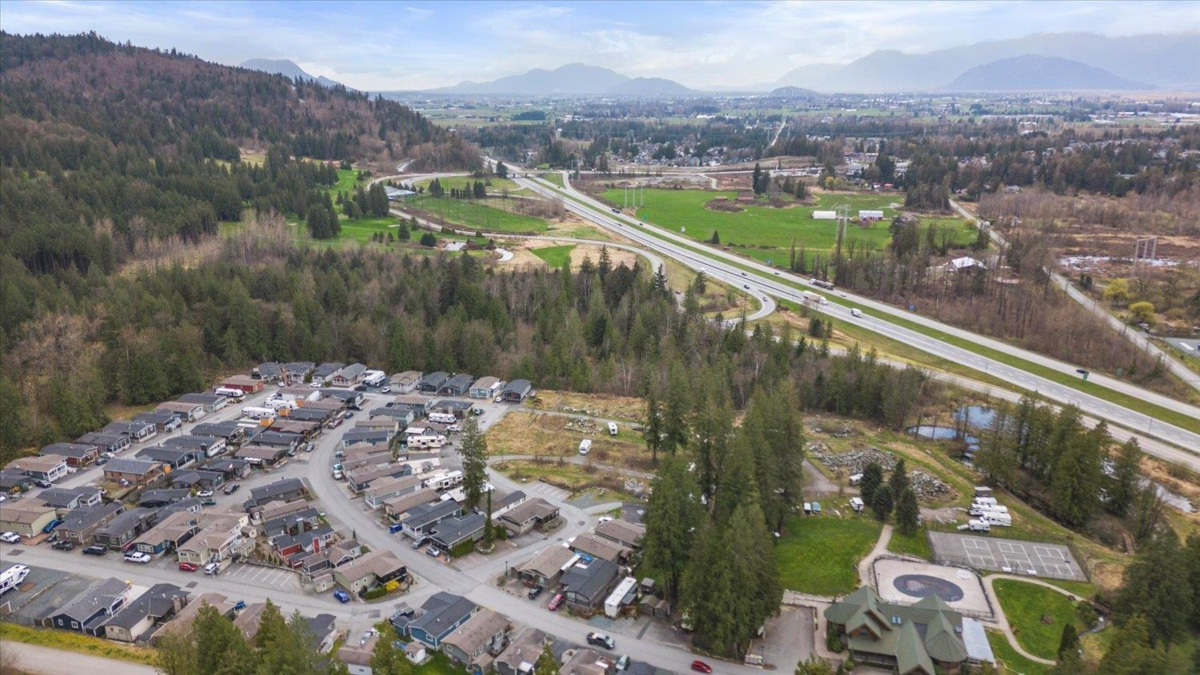 Hallway Photo of 92 53480 Bridal Falls Road, Rosedale, BC