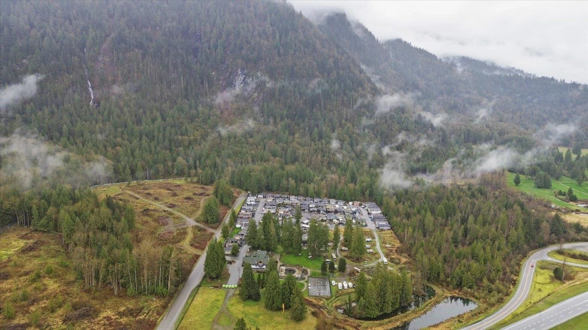 Living Room Photo of 92 53480 Bridal Falls Road, Rosedale, BC
