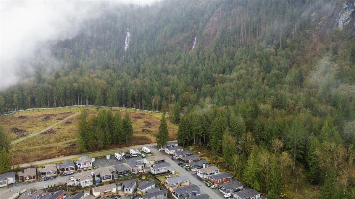 Primary Bathroom Photo of 92 53480 Bridal Falls Road, Rosedale, BC