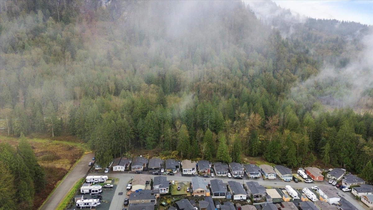 Walk-In Closet Photo of 92 53480 Bridal Falls Road, Rosedale, BC