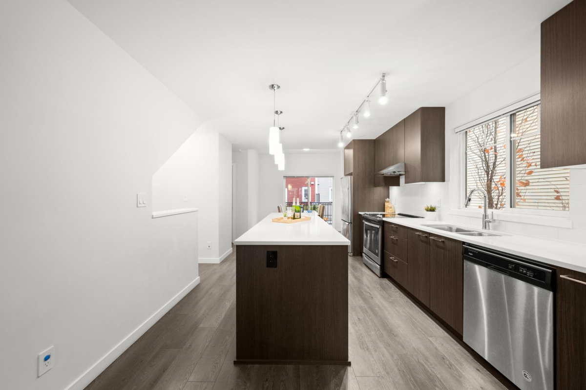Dining Area Photo of 66 32633 Simon Avenue, Abbotsford, BC