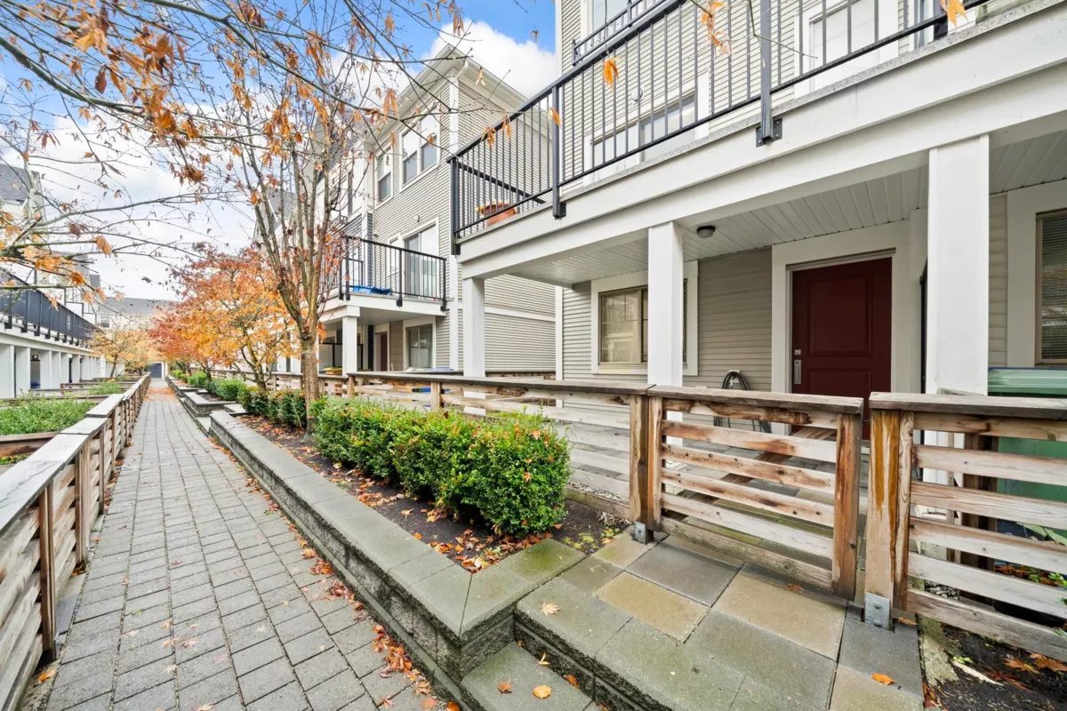 Front Yard Photo of 66 32633 Simon Avenue, Abbotsford, BC