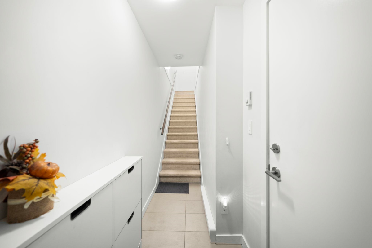 Hallway Photo of 66 32633 Simon Avenue, Abbotsford, BC