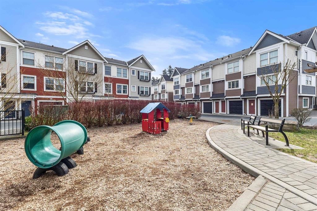 Hot Tub / Spa Photo of 66 32633 Simon Avenue, Abbotsford, BC