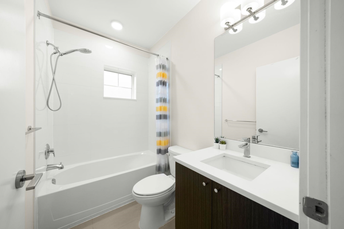 Laundry Room Photo of 66 32633 Simon Avenue, Abbotsford, BC