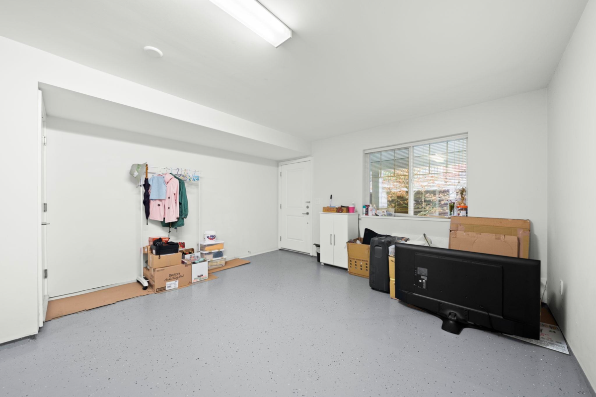 Staircase Photo of 66 32633 Simon Avenue, Abbotsford, BC