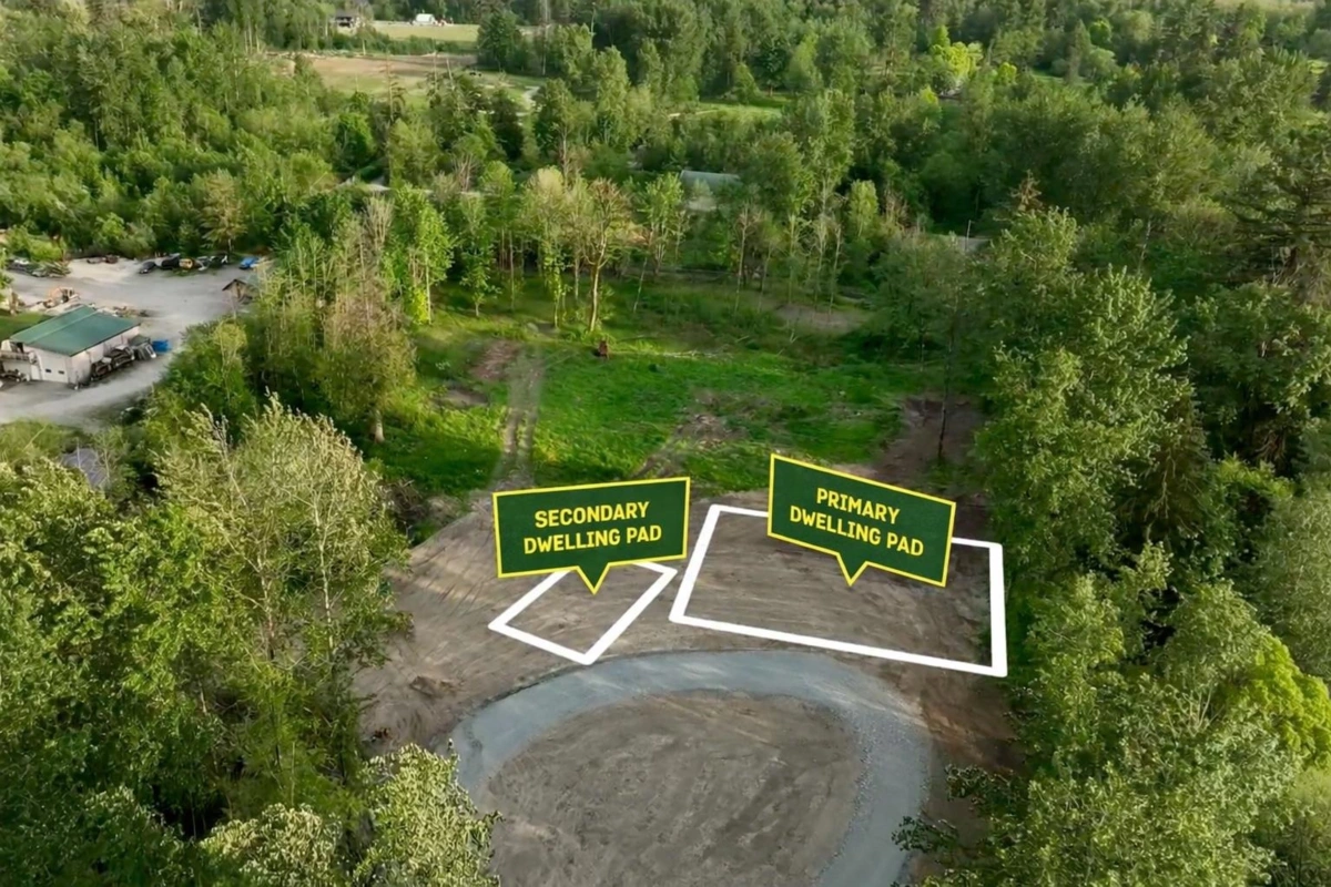 Walk-In Closet Photo of 26714 52 Avenue, Langley, BC