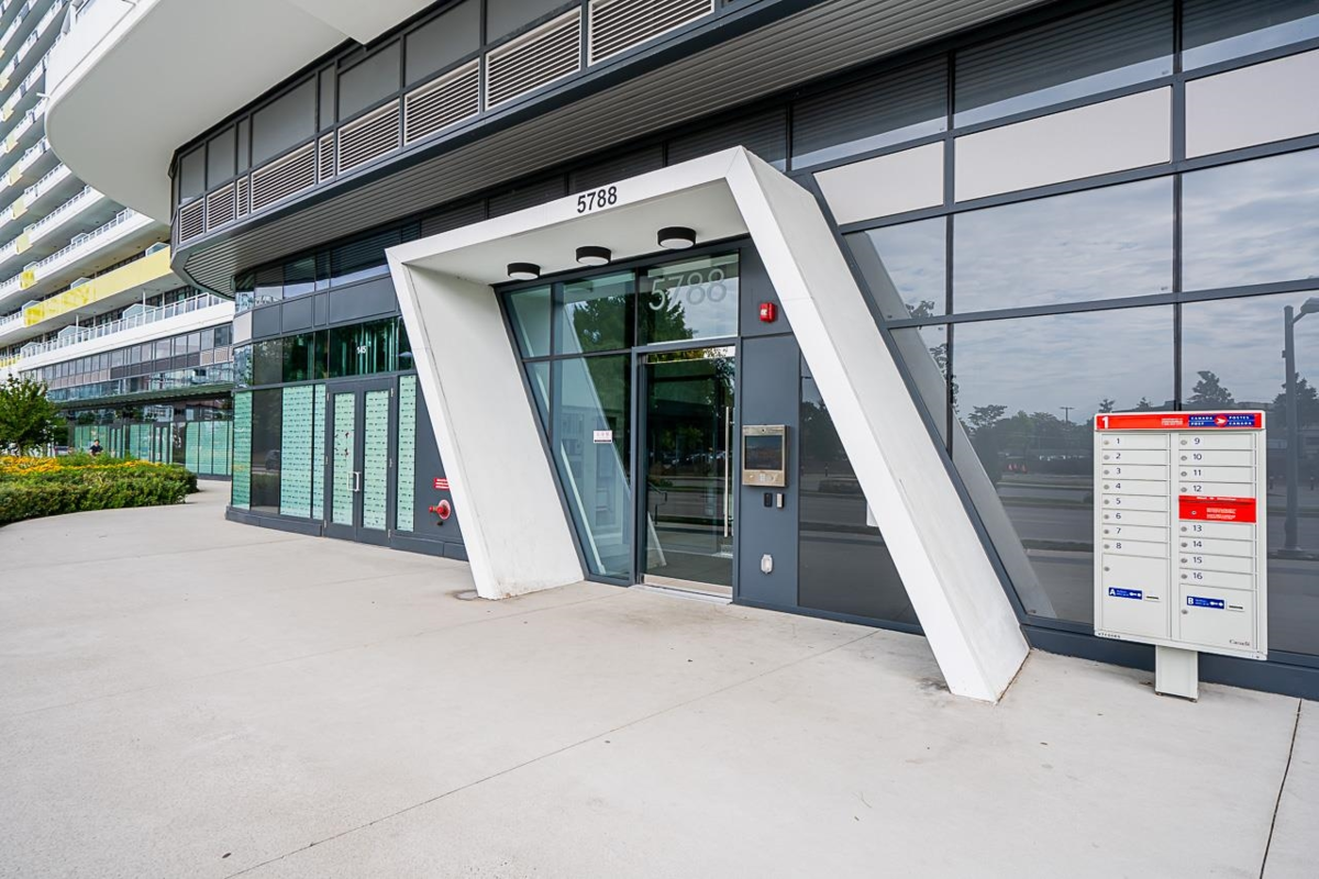 Backyard Photo of 711 5788 Gilbert Road, Richmond, BC