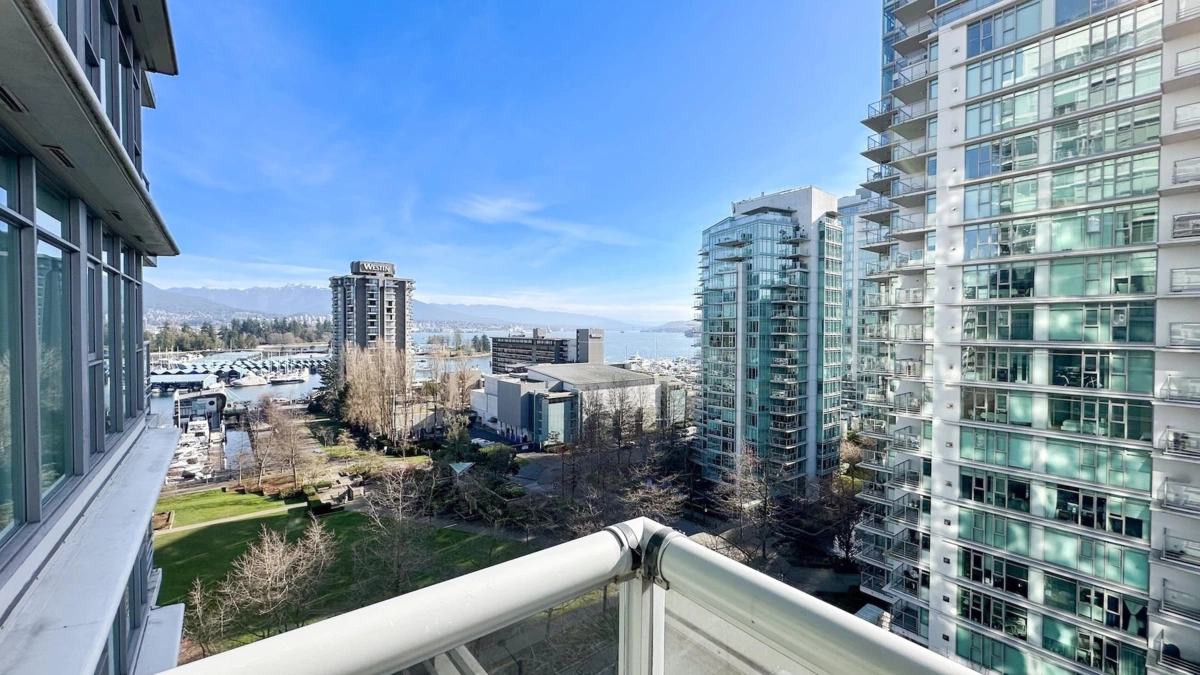 Powder Room Photo of 1004 1710 Bayshore Drive, Vancouver, BC