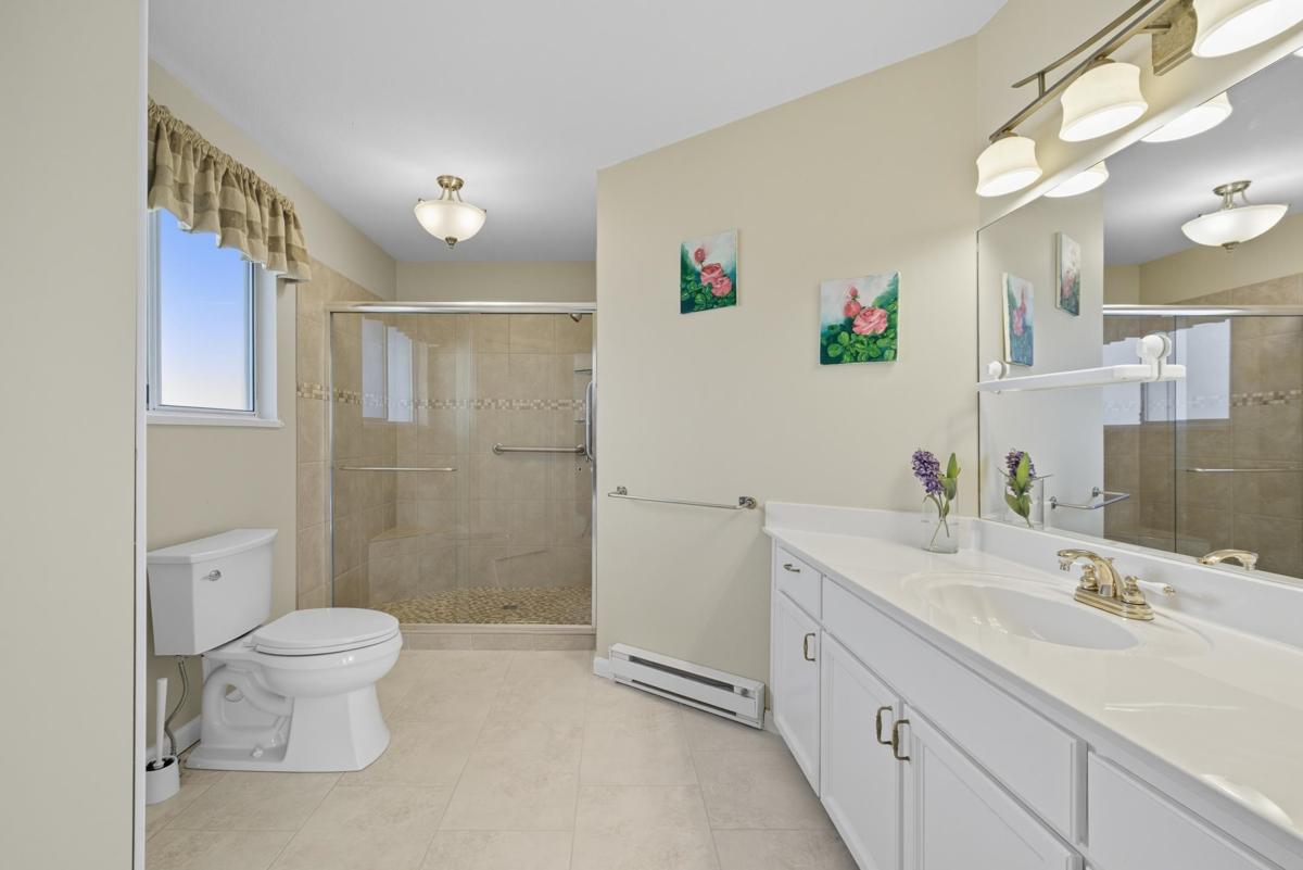 Entry Foyer Photo of 118 15121 19 Avenue, Surrey, BC