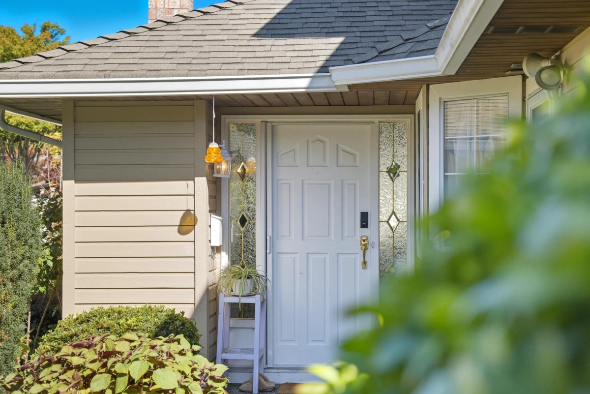 Exterior Rear Photo of 118 15121 19 Avenue, Surrey, BC