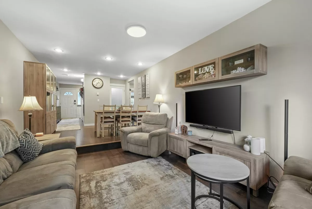 Dining Area Photo of 13 20155 50 Avenue, Langley, BC