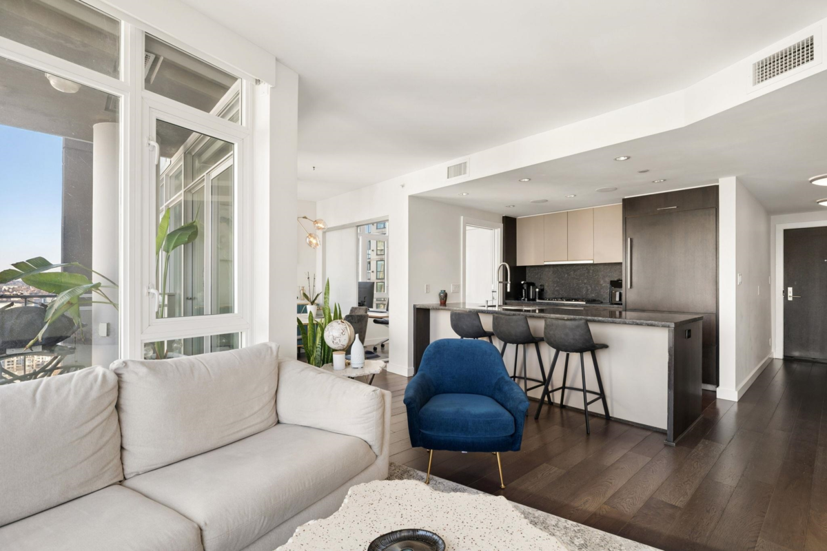 Dining Area Photo of 3005 1372 Seymour Street, Vancouver, BC