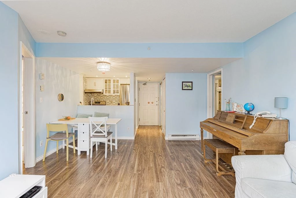 Living Room Photo of 1702 811 Helmcken Street, Vancouver, BC