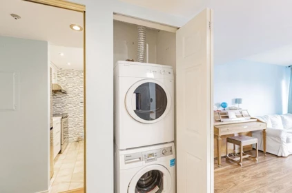 Powder Room Photo of 1702 811 Helmcken Street, Vancouver, BC