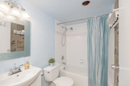 Walk-In Closet Photo of 1702 811 Helmcken Street, Vancouver, BC