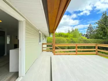Backyard Photo of 1126 Kings Avenue, West Vancouver, BC