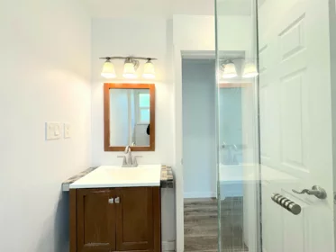 Guest Bathroom Photo of 1126 Kings Avenue, West Vancouver, BC