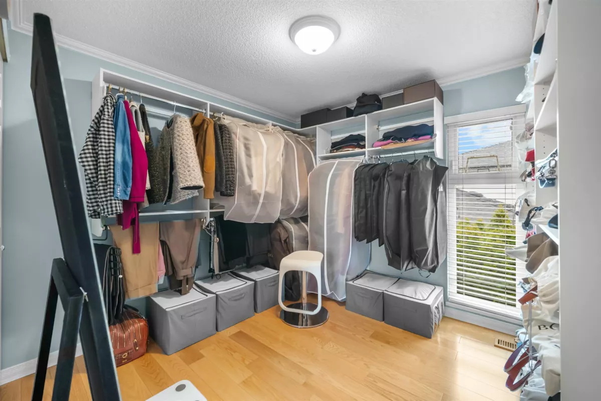 Living Room Photo of 5440 Warbler Avenue, Richmond, BC