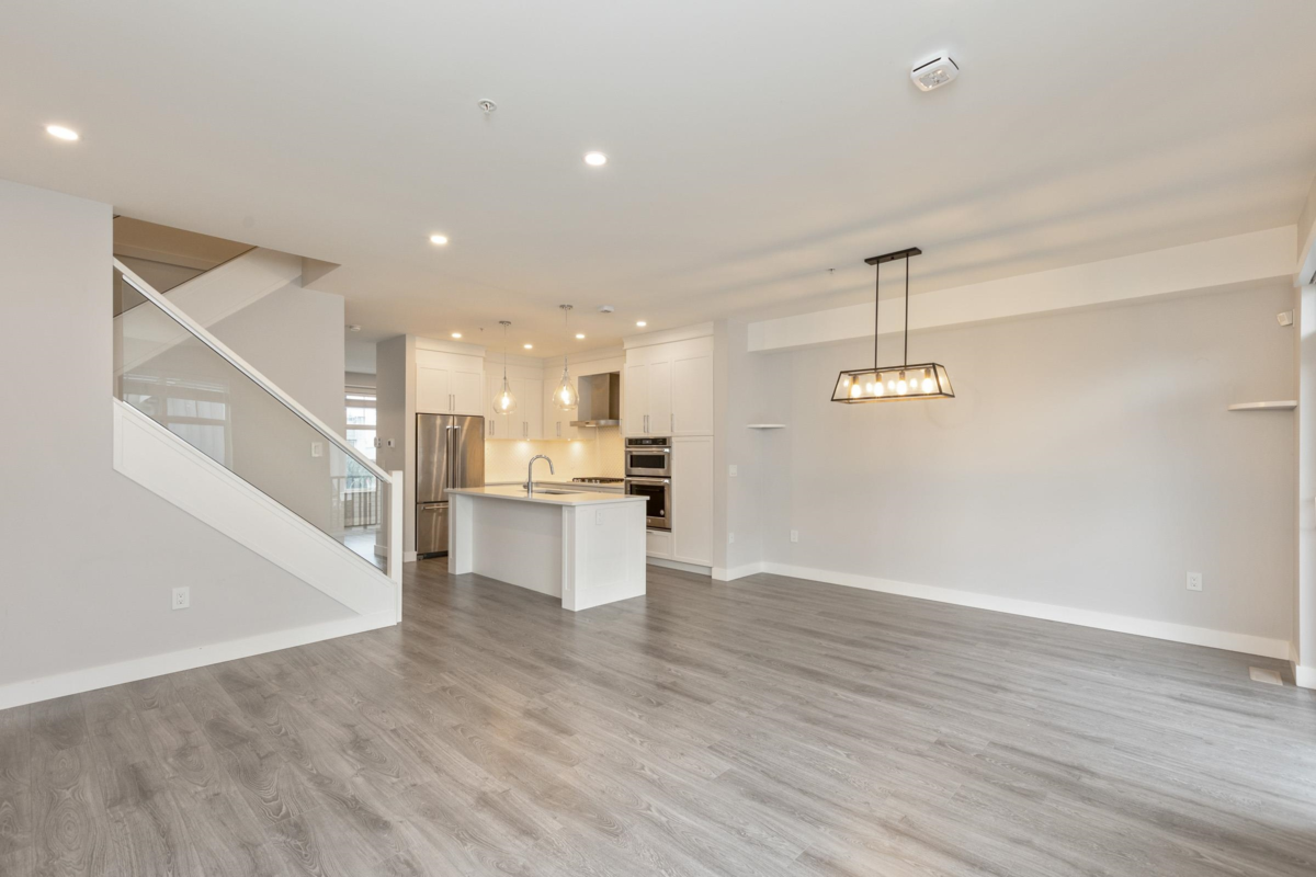 Family Room Photo of 15 20327 72b Avenue, Langley, BC