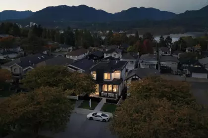 4413 Oxford Street, Burnaby, BC, Burnaby — Single Family Residence for sale