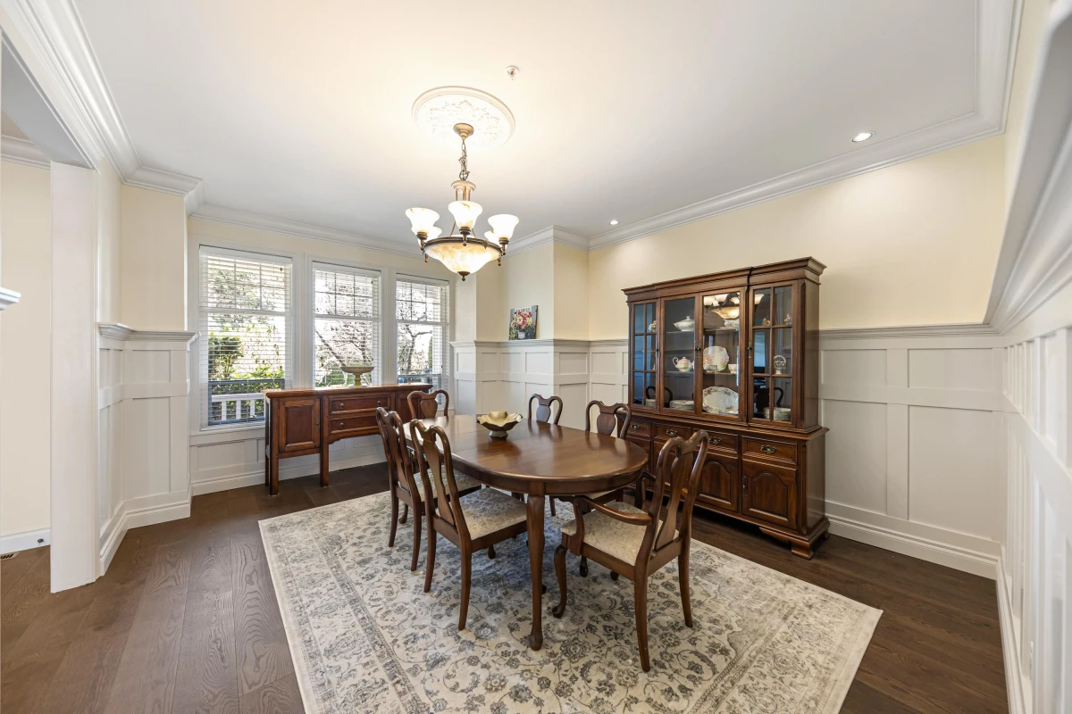 Family Room Photo of 13785 Marine Drive, White Rock, BC