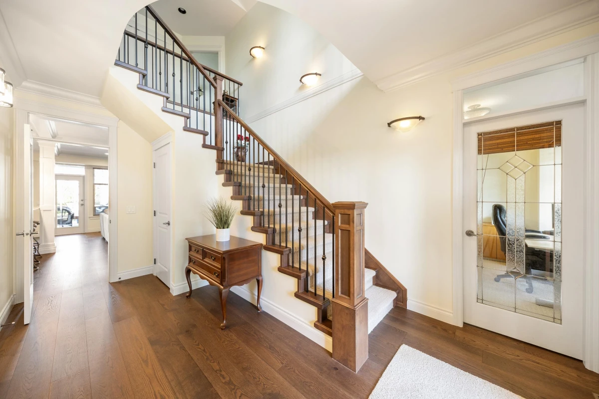 Living Room Photo of 13785 Marine Drive, White Rock, BC