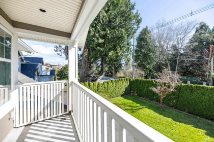 Backyard Photo of 13785 Marine Drive, White Rock, BC