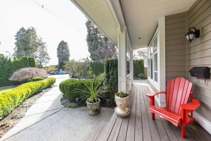 Garden / Landscaping Photo of 13785 Marine Drive, White Rock, BC