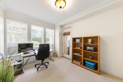 Mudroom Photo of 13785 Marine Drive, White Rock, BC