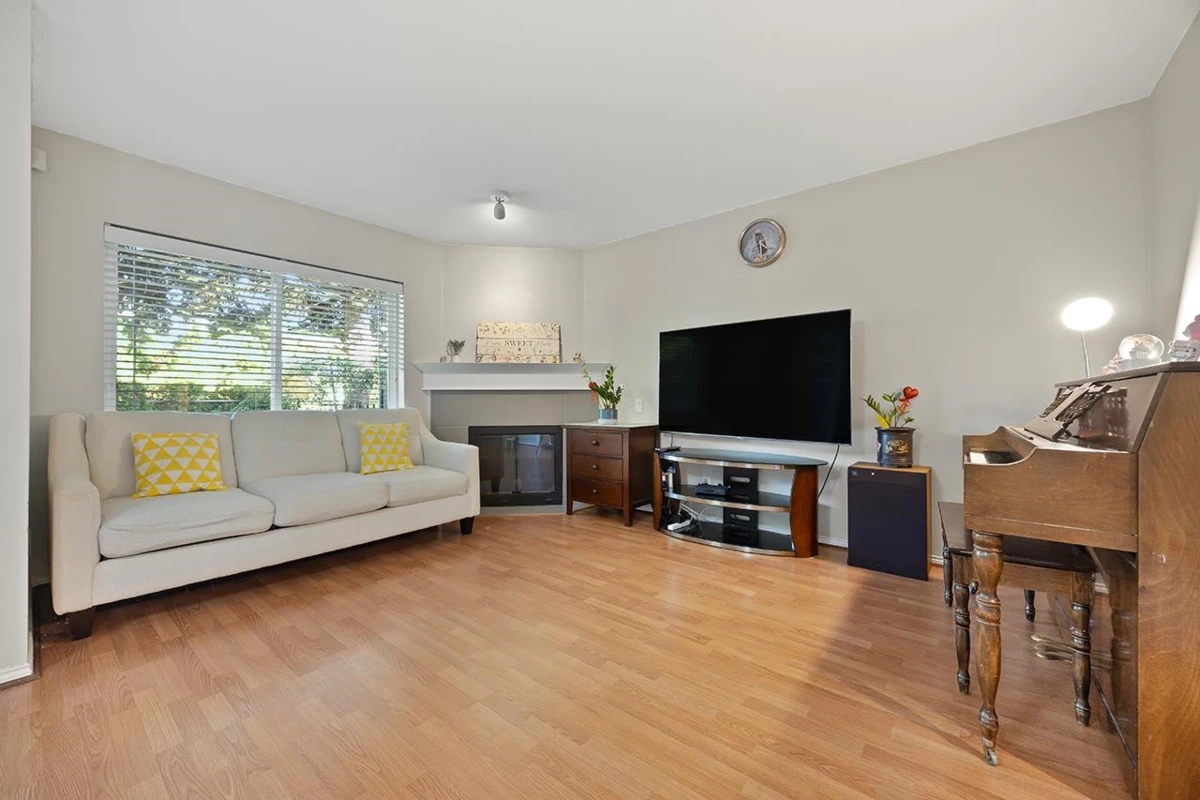 Dining Area Photo of 204 16233 82 Avenue, Surrey, BC