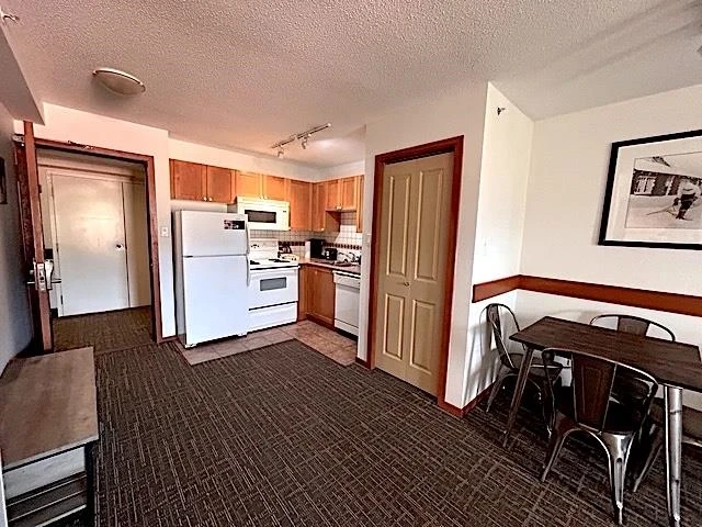 Family Room Photo of 633 4315 Northlands Boulevard, Whistler, BC