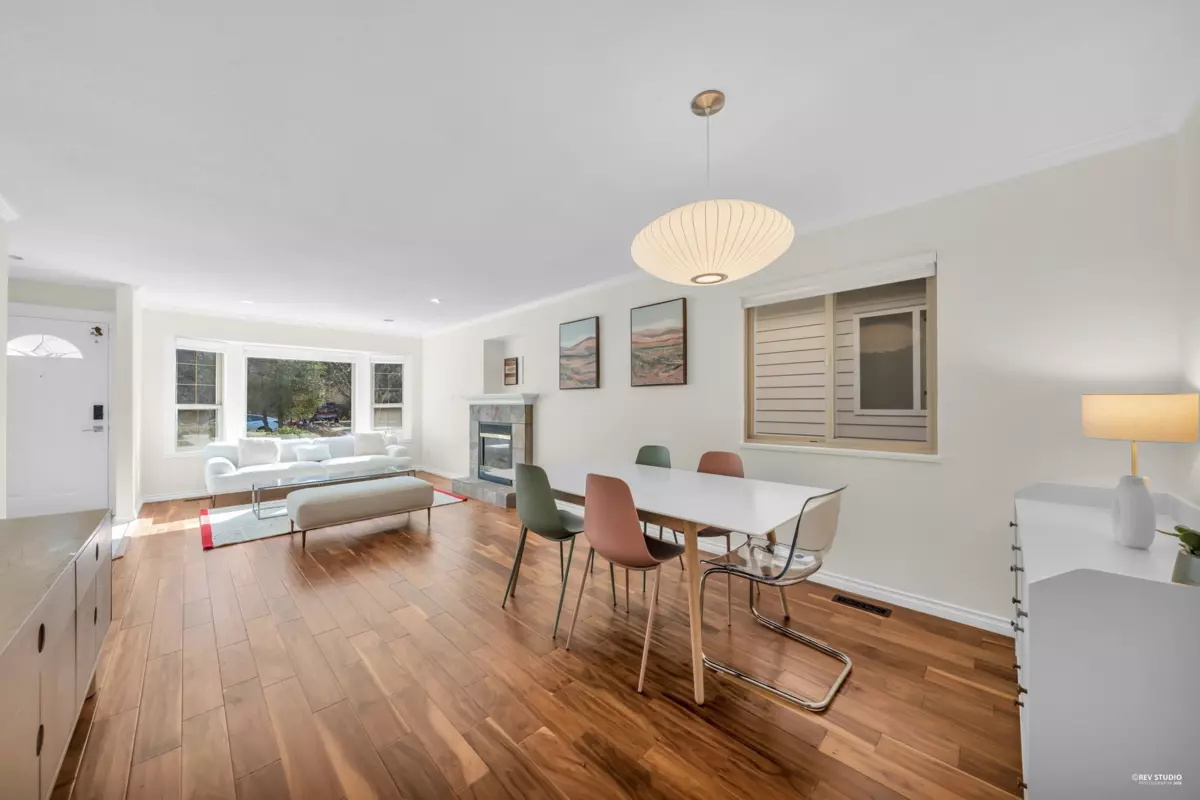 Dining Area Photo of 3265 Chaucer Avenue, North Vancouver, BC