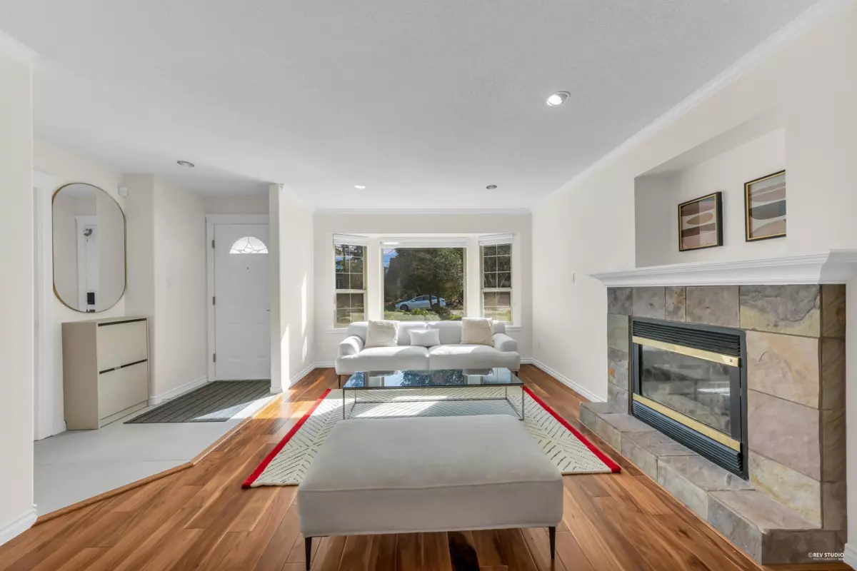 Family Room Photo of 3265 Chaucer Avenue, North Vancouver, BC