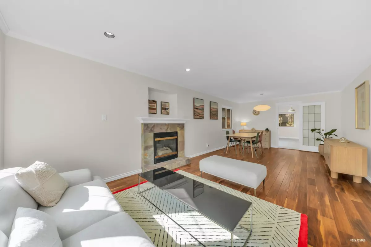 Living Room Photo of 3265 Chaucer Avenue, North Vancouver, BC
