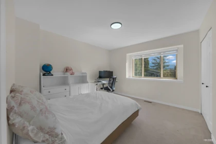 Guest Bathroom Photo of 3265 Chaucer Avenue, North Vancouver, BC