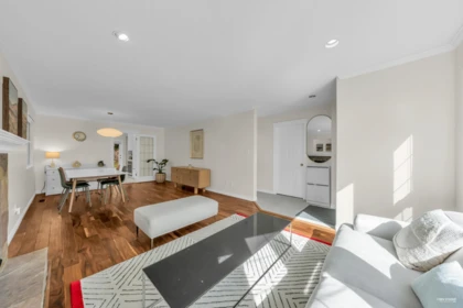 Kitchen Island Photo of 3265 Chaucer Avenue, North Vancouver, BC