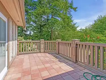 Garden / Landscaping Photo of 6362 Churchill Street, Vancouver, BC