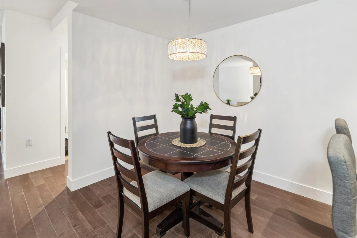 Dining Area Photo of 406 210 W 13 Street, North Vancouver, BC