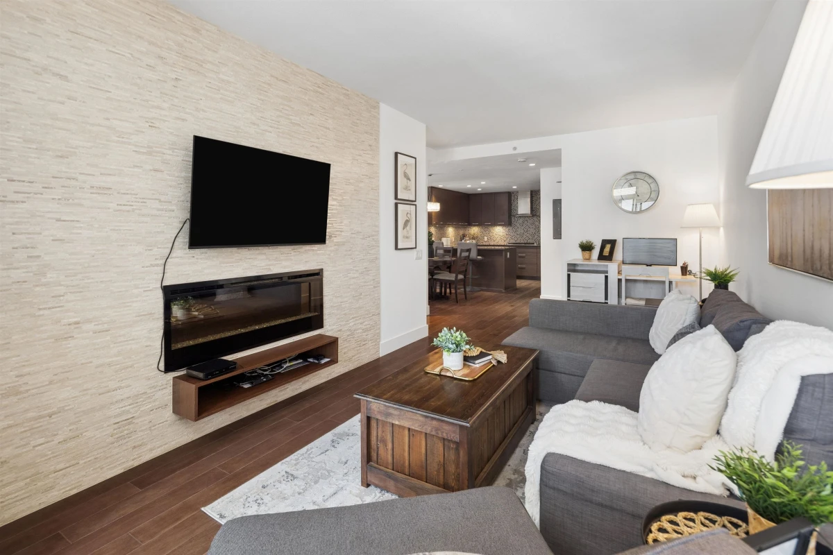 Family Room Photo of 406 210 W 13 Street, North Vancouver, BC