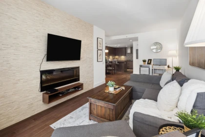 406 210 W 13 Street, North Vancouver, BC, North Vancouver — Apartment/Condo for sale