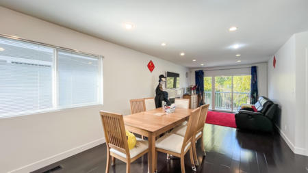 Kitchen Island Photo of 1420 Park Drive, Vancouver, BC