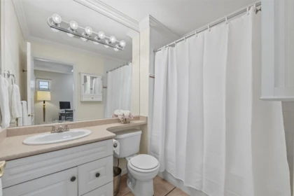 Mudroom Photo of 49 15055 20 Avenue, Surrey, BC